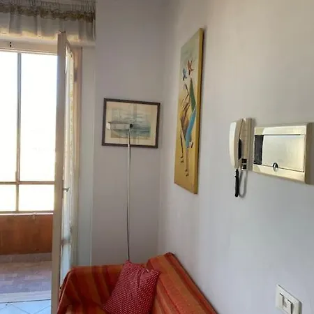 Views & Terrace, Easy Transport Access شقة